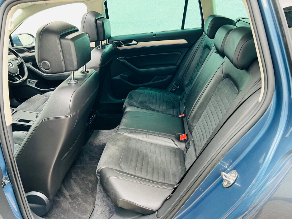 2018 Volkswagen Passat - image 6