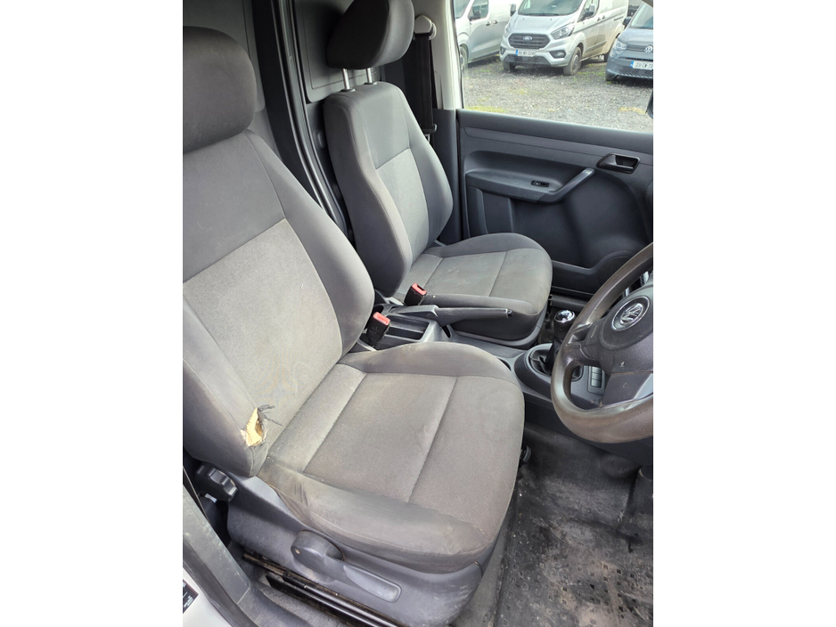 2014 Volkswagen Caddy - image 8