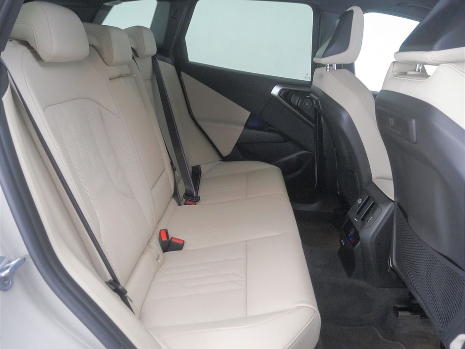 2025 BMW X3 - image 11