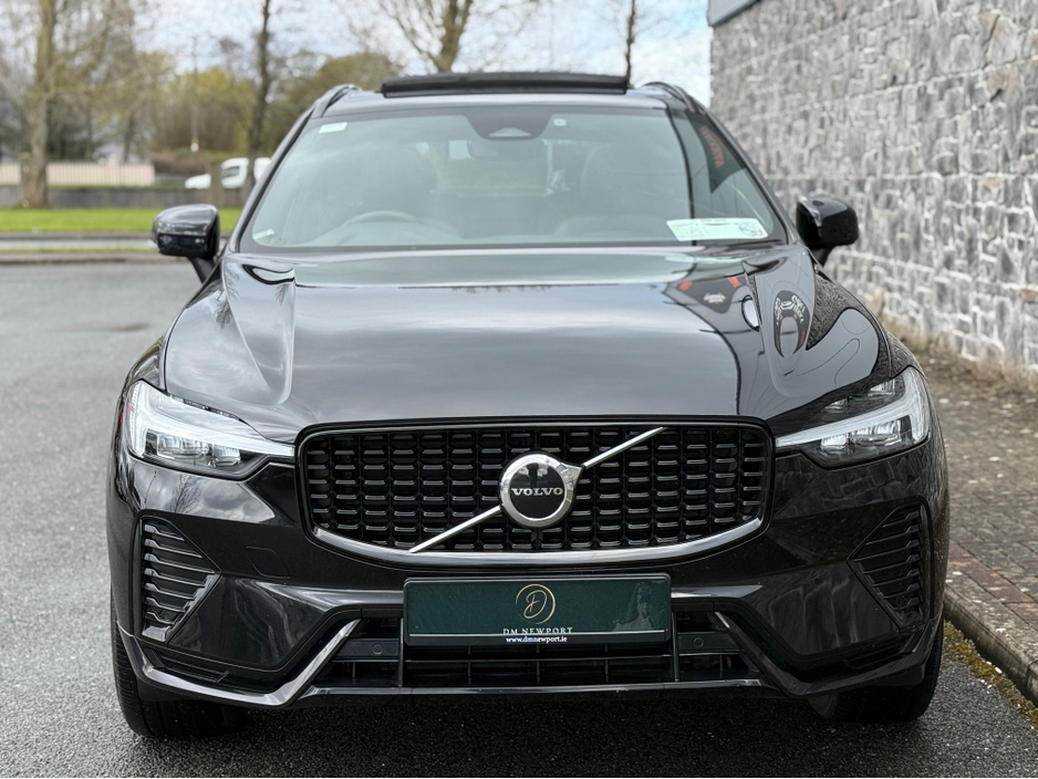 2021 Volvo XC60 - image 3