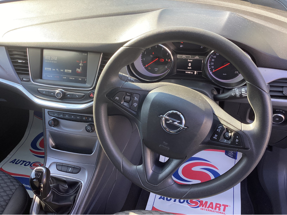 2017 Opel Astra - image 11
