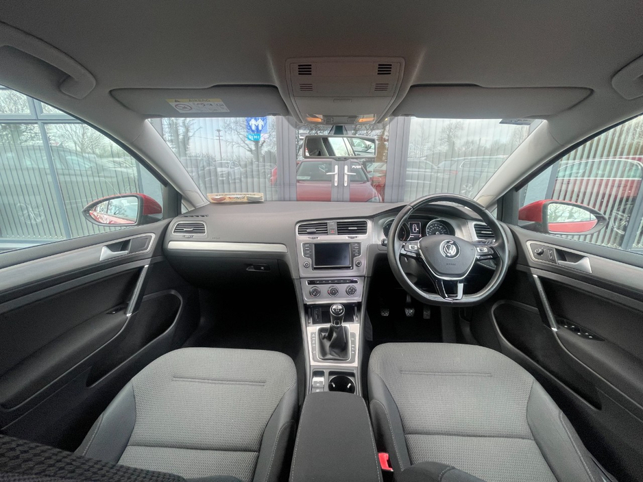 2016 Volkswagen Golf - image 10