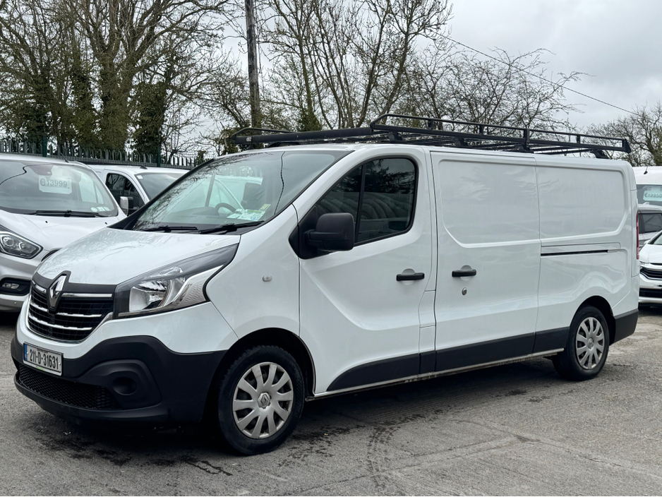 2021 Renault Trafic - image 3