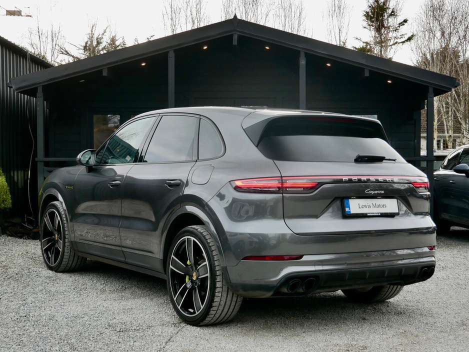 2020 Porsche Cayenne 3.0 V6 E-HYBRID 4WD AUTO €59,950