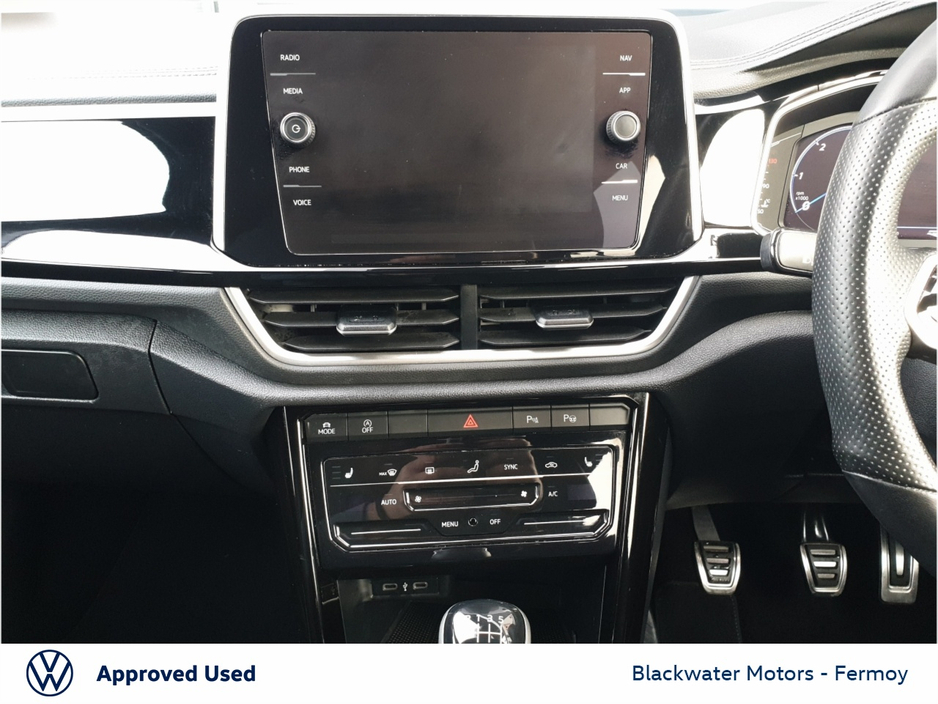 2023 Volkswagen T-Roc 2.0TDI 116BHP R-LINE WITH REAR VIEW CAMERA AND WINTER PACK €31,950