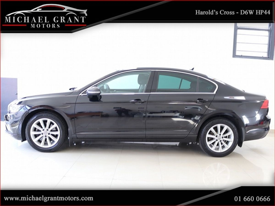 2020 Volkswagen Passat - image 8