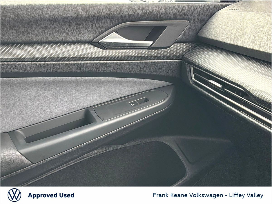 2023 Volkswagen Golf - image 18