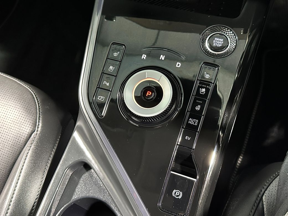 2023 Kia Niro - image 22