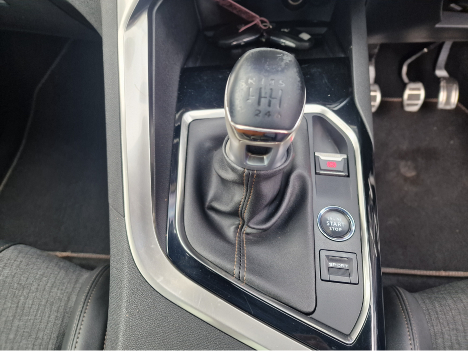 2019 Peugeot 5008 - image 27