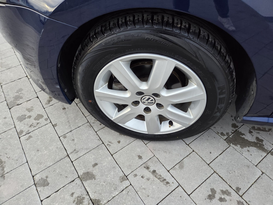 2012 Volkswagen Polo - image 15