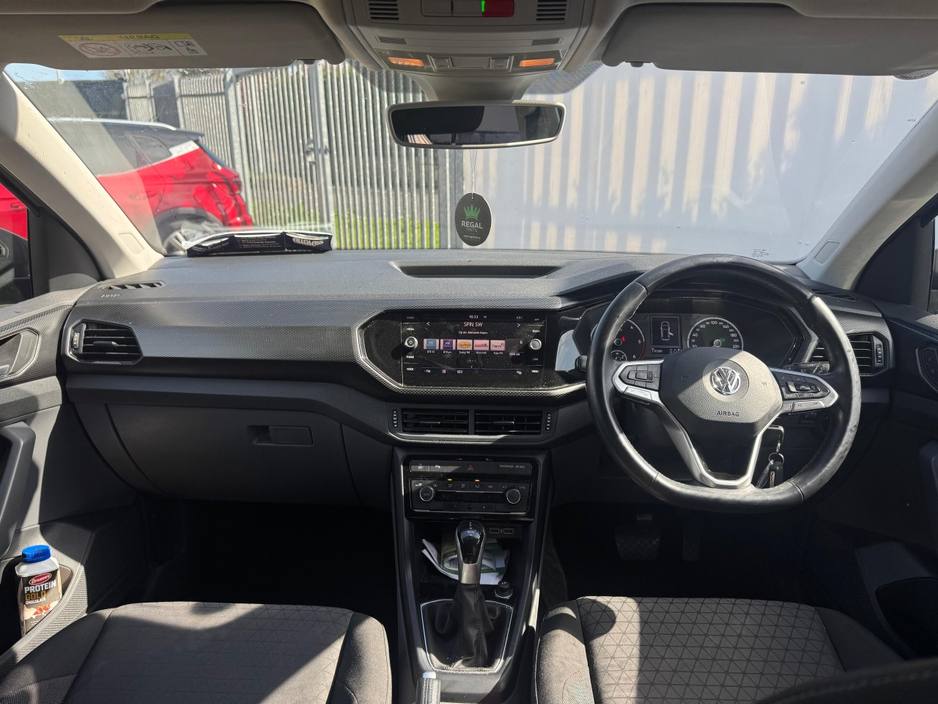 2020 Volkswagen T-Cross - image 9