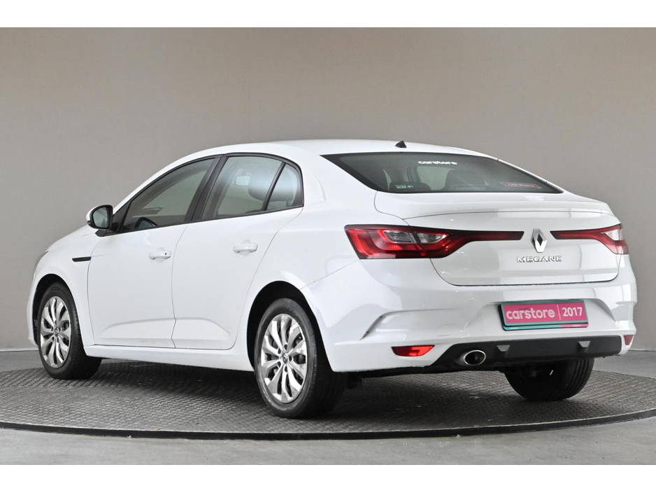 2017 Renault Megane - image 7