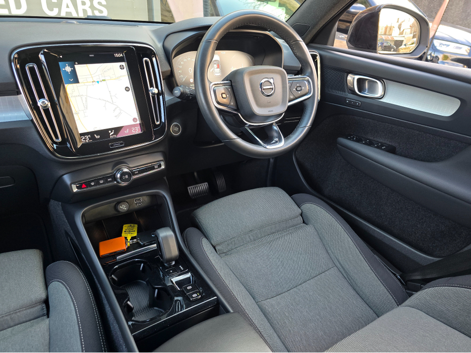 2023 Volvo XC40 - image 20