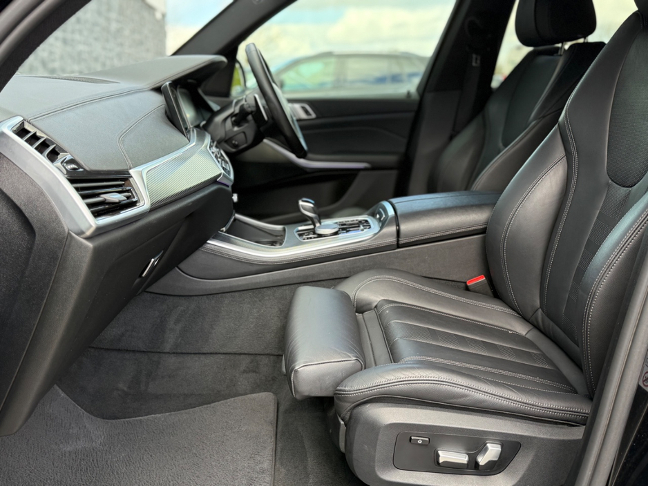 2021 BMW X5 - image 22
