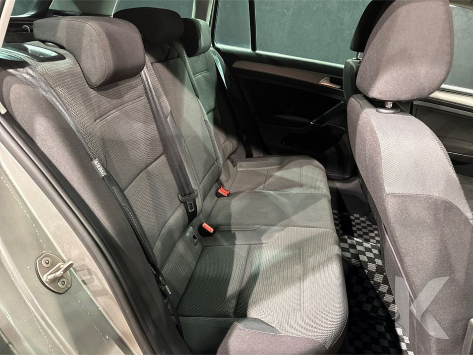 2017 Volkswagen Golf 1.2 TSI COMFORT LINE ESTATE - FACTORY ALLOYS - PADDLE SHIFT - CRUISE CONTROL - REAR CAMERA €14,450