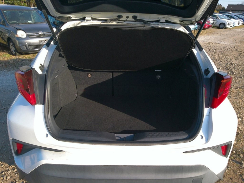 2019 Toyota C-HR - image 18