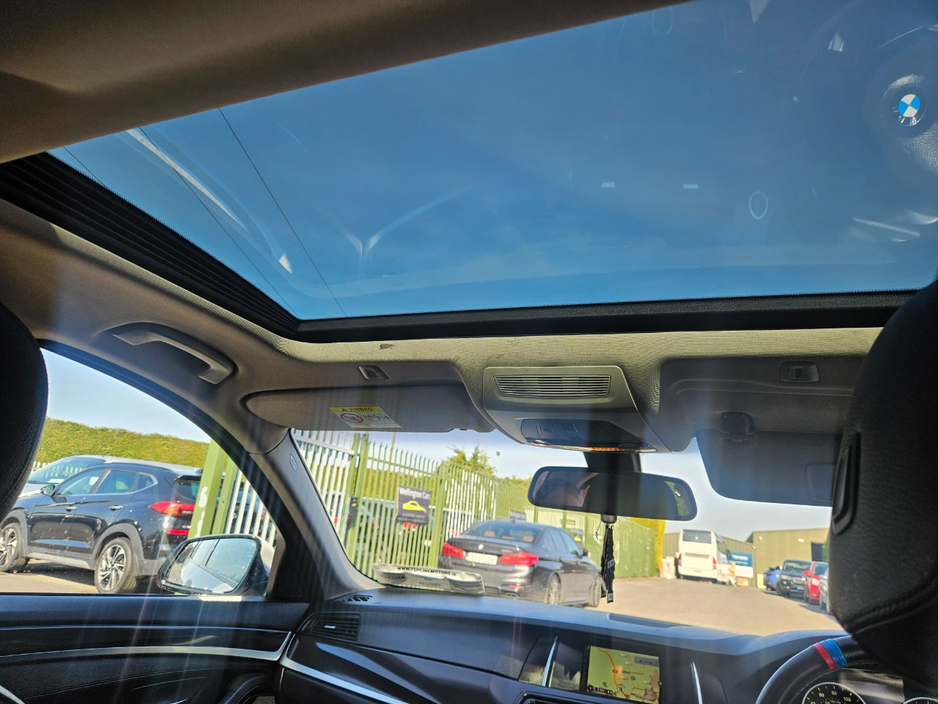 2015 BMW 5 Series - image 10