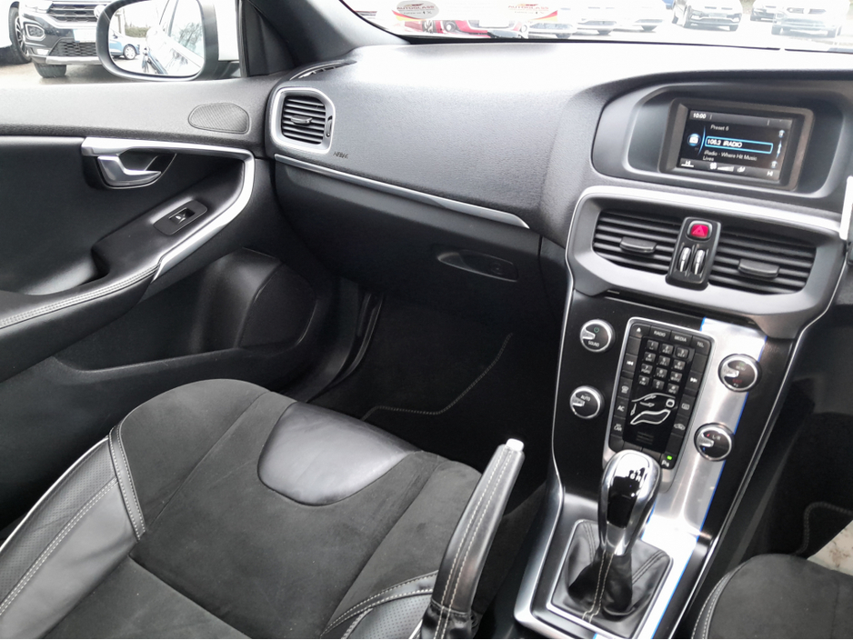 2016 Volvo V40 D2 R-DESIGN ED 5DR