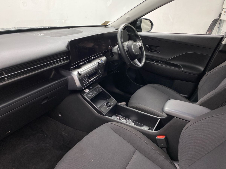 2023 Hyundai Kona - image 2