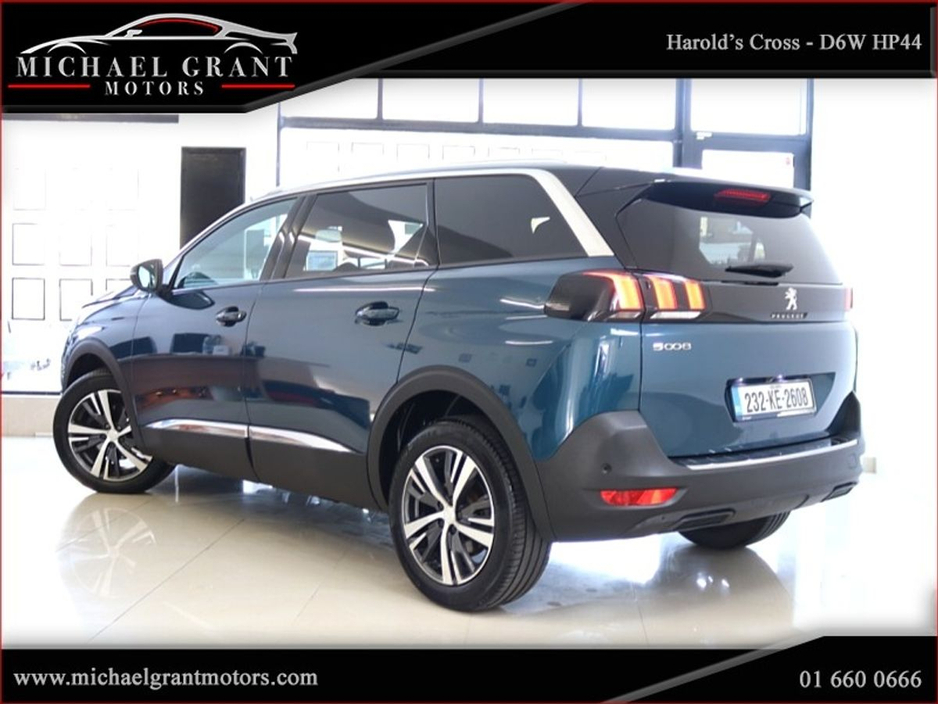 2023 Peugeot 5008 - image 5