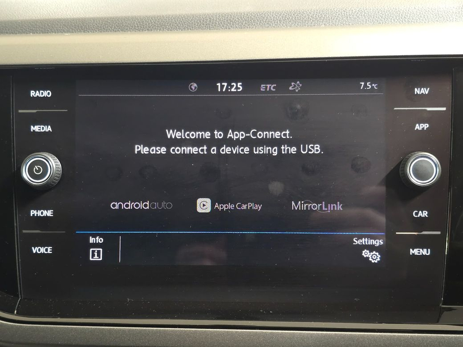 2018 Volkswagen Polo 1.0 TSi Highline 5Dr Automatic * Reversing Camera * Front / Rear Parking Sensors * €15,950