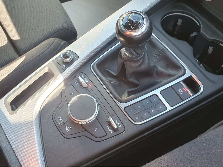 2016 Audi A4 - image 22