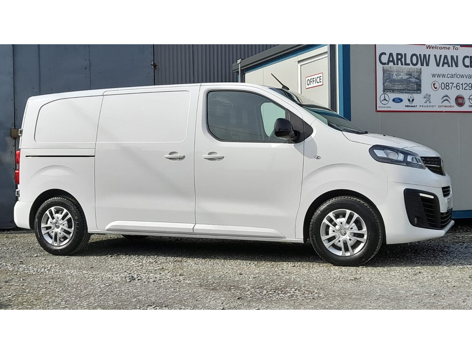 2021 Vauxhall Vivaro - image 2