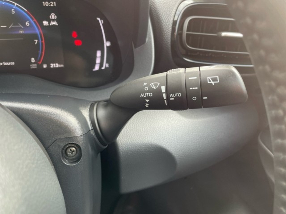 2025 Toyota Yaris Cross - Save EUR 3,000 - Luna - 1.5 Hybrid - Automatic - EUR 180 Tax // Remote Central Locking // Front Electric Windows // Rear Electric Windows // Electric Mirrors // Finger Tip Stereo Controls €30,850