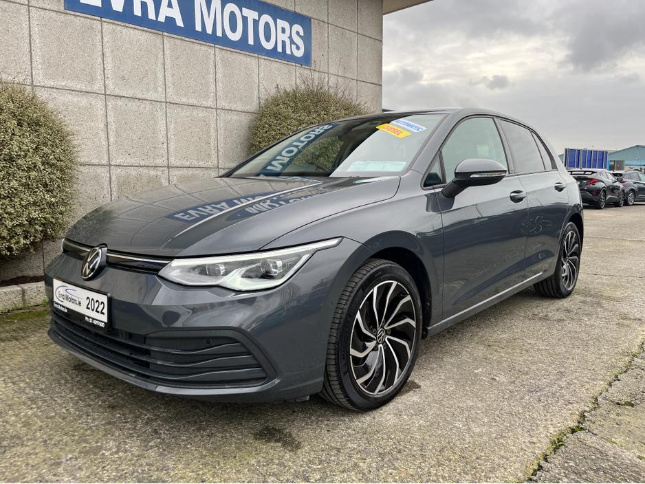 2022 Volkswagen Golf ADAVANCE AUTOMATIC 2.0 DIESEL //HEATED SEATS AND STEERING WHEEL//HEAD UP DISPLAY//REVERSE CAMERA//KEYLESS ENTRY// €27,950