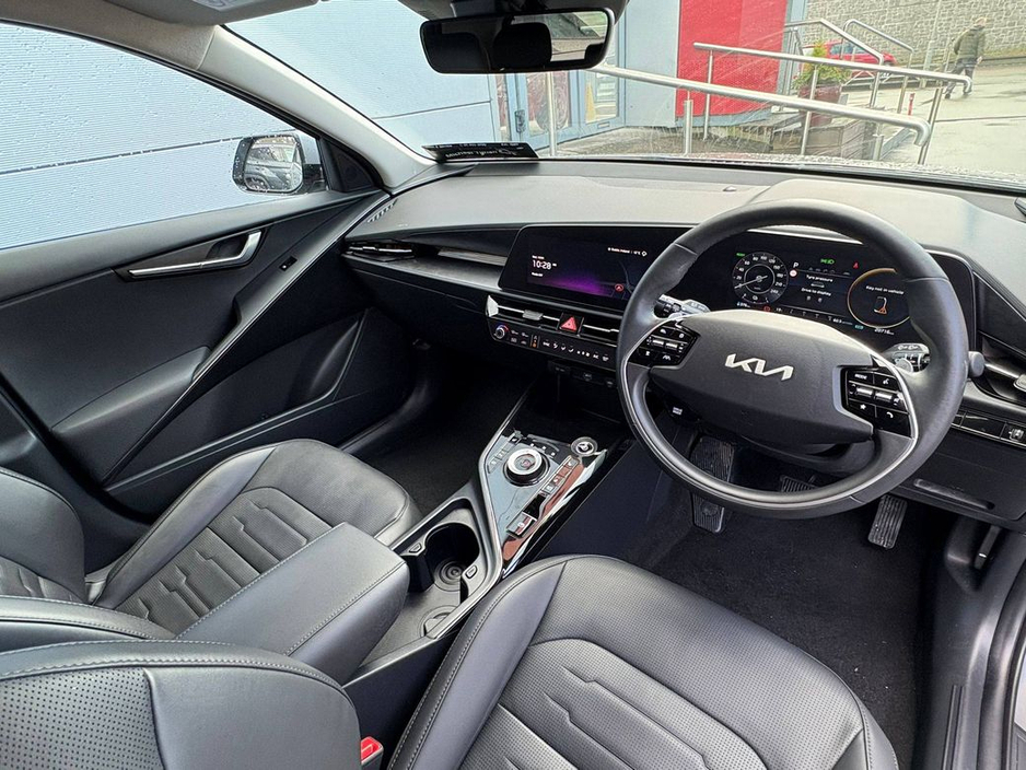 2025 Kia Niro - image 12