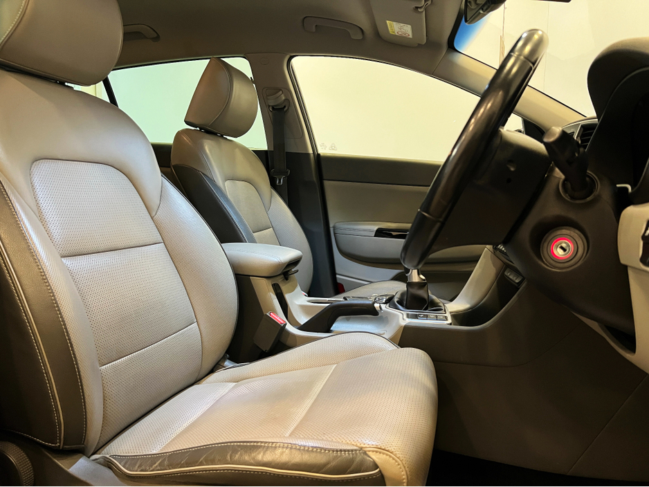 2018 Kia Sportage - image 17