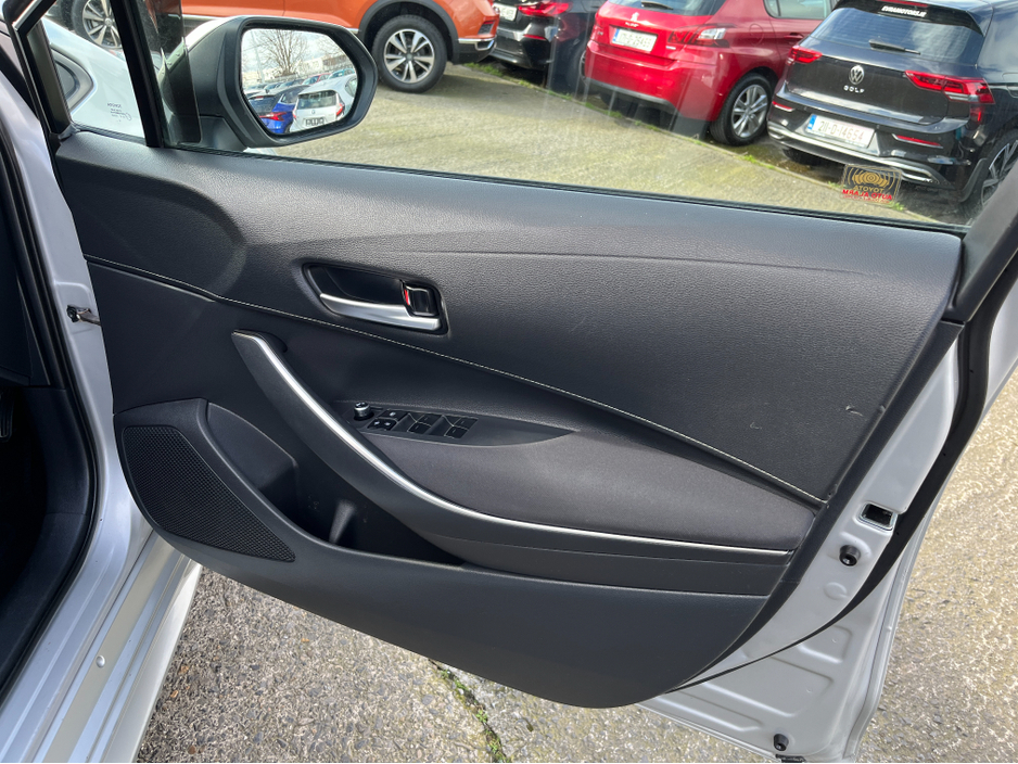 2019 Toyota Corolla - image 12