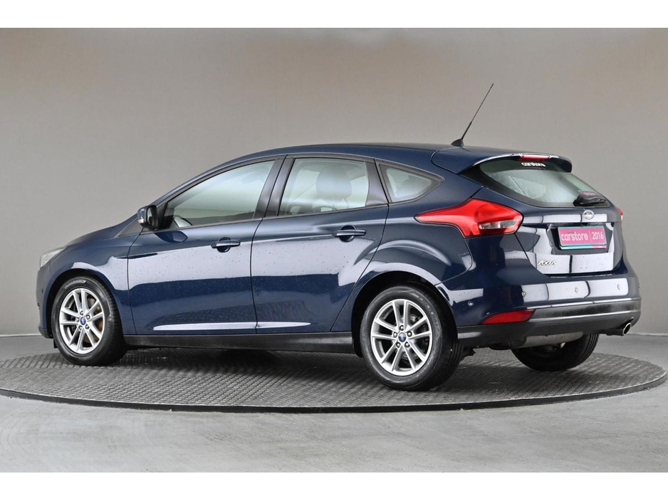 2016 Ford Focus - image 6
