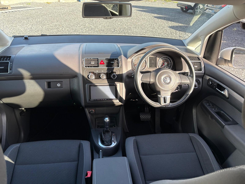 2014 Volkswagen Touran - image 8