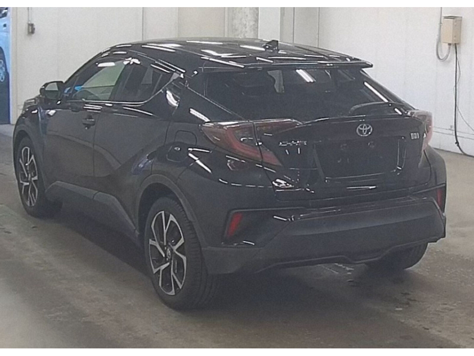 2017 Toyota C-HR - image 8