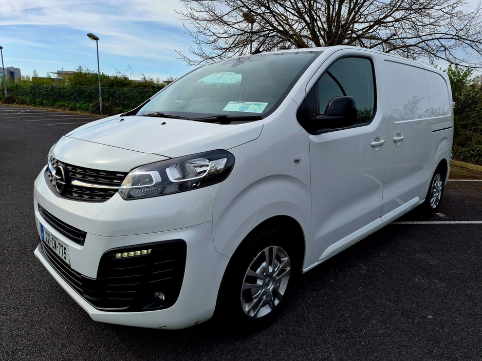 2022 Opel Vivaro - image 5