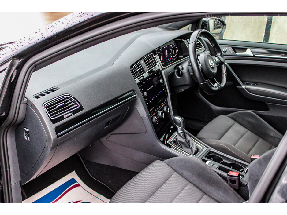 2019 Volkswagen Golf - image 29