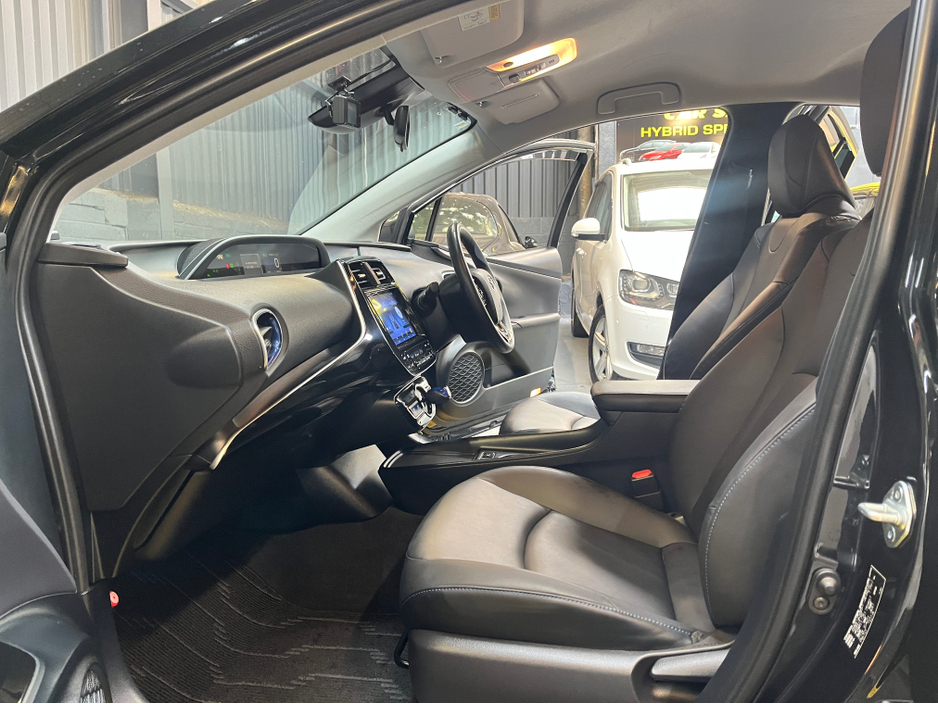 2020 Toyota Prius - image 7