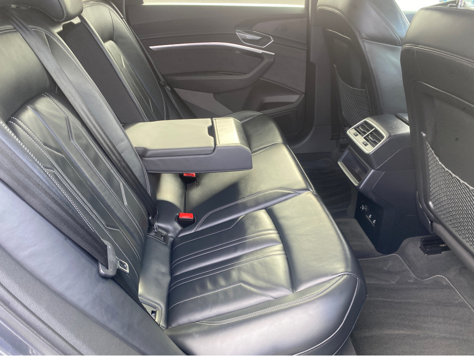 2022 Audi e-tron - image 30