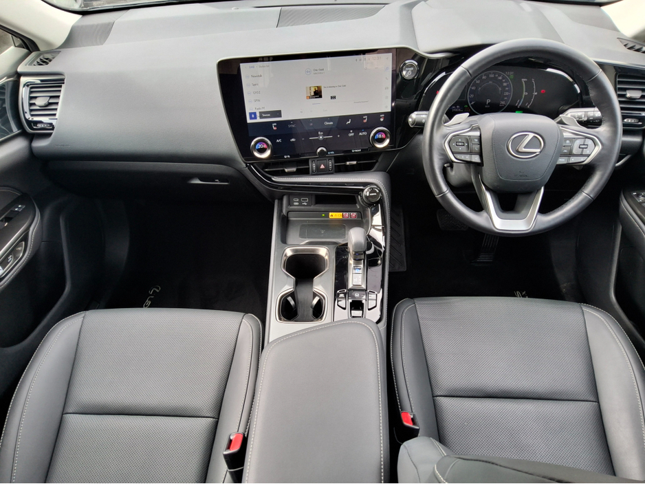 2023 Lexus NX 450 h+ - image 7