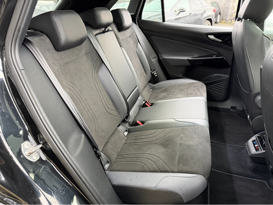 2023 Volkswagen ID.4 PANORAMIC ROOF..PURE..52KWH.. €23,900