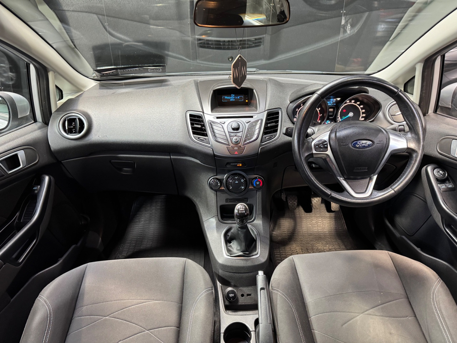 2013 Ford Fiesta - image 15