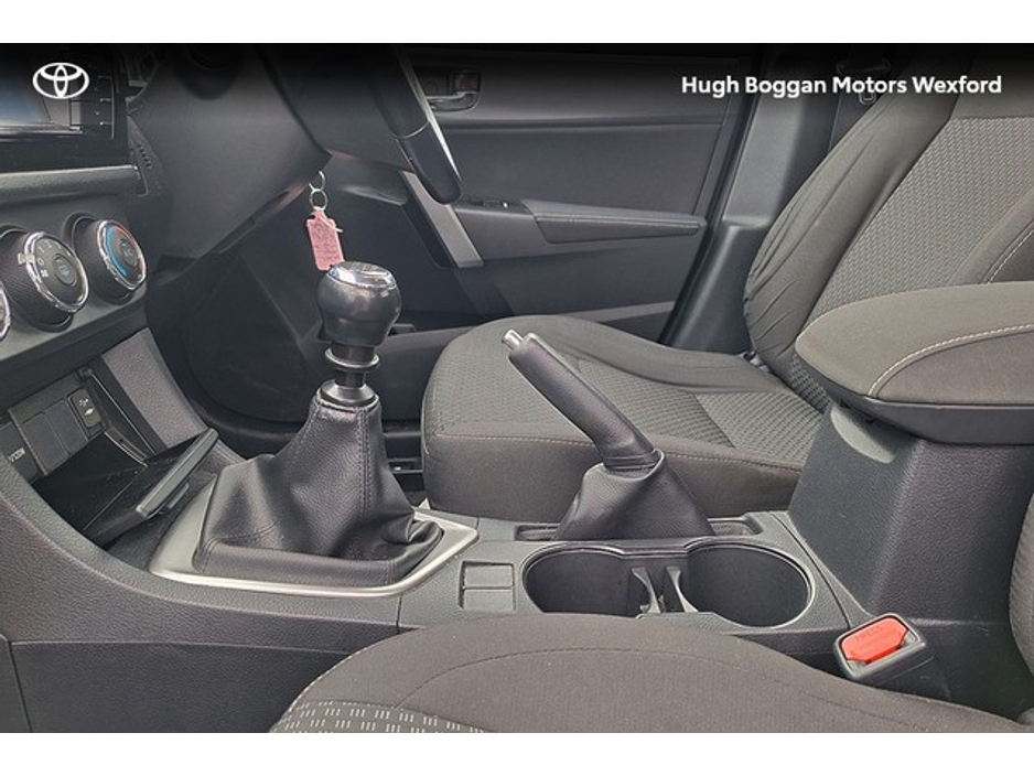 2017 Toyota Corolla - image 12