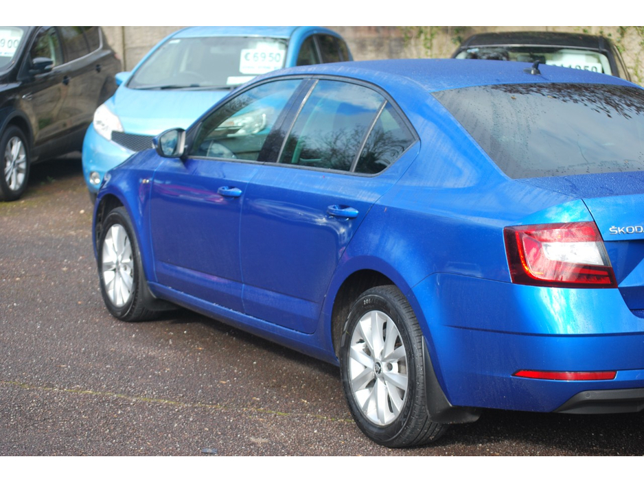 2020 Skoda Octavia - image 7