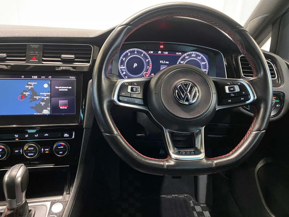 2018 Volkswagen Golf - image 10