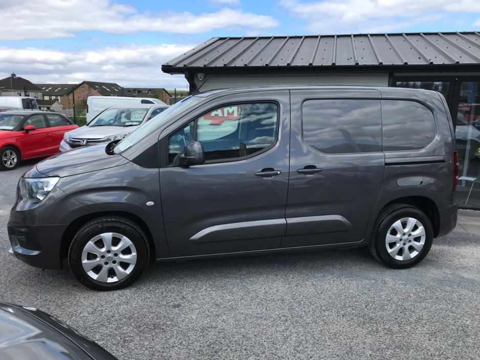 2019 Vauxhall Combo - image 21