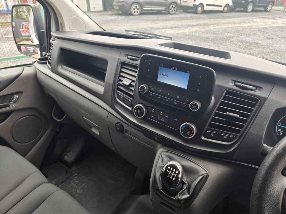 2022 Ford Transit Custom - image 10