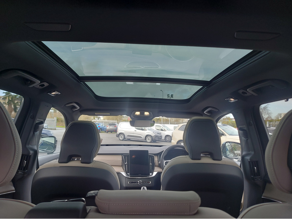 2026 Volvo XC90 T8 PHEV PLUS DARK AWD 5DR €99,950