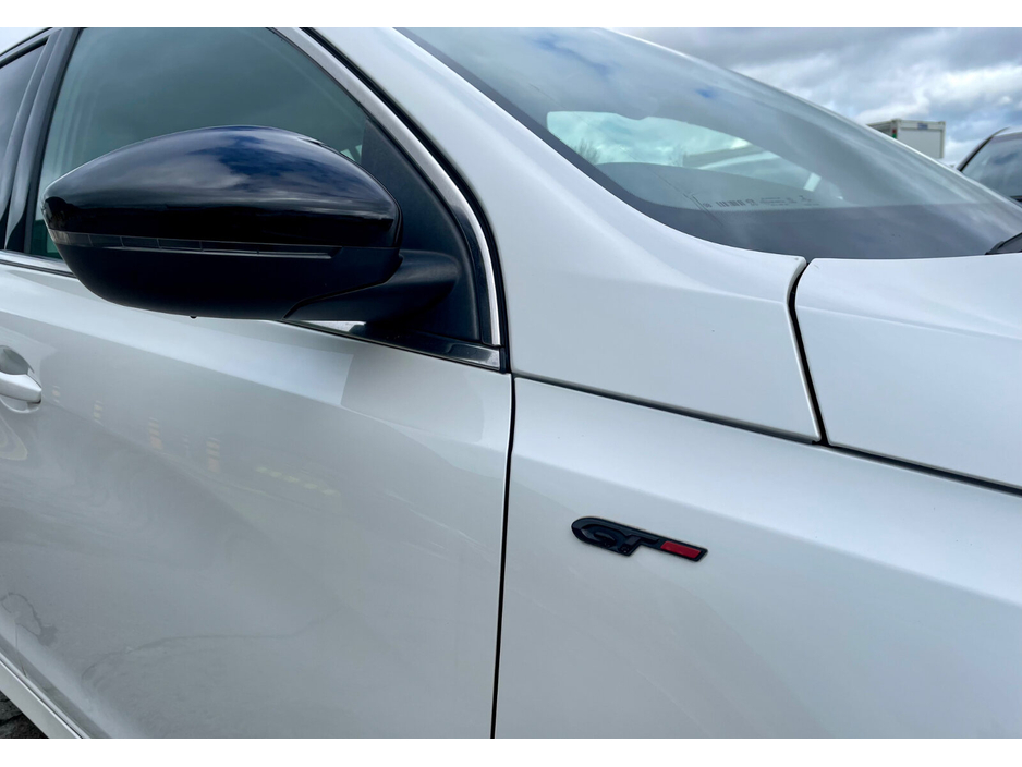 2018 Peugeot 308 - image 13