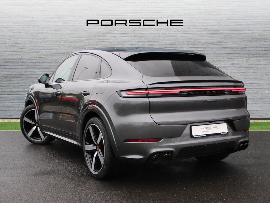 2025 Porsche Cayenne E-Hybrid Coupe €126,000